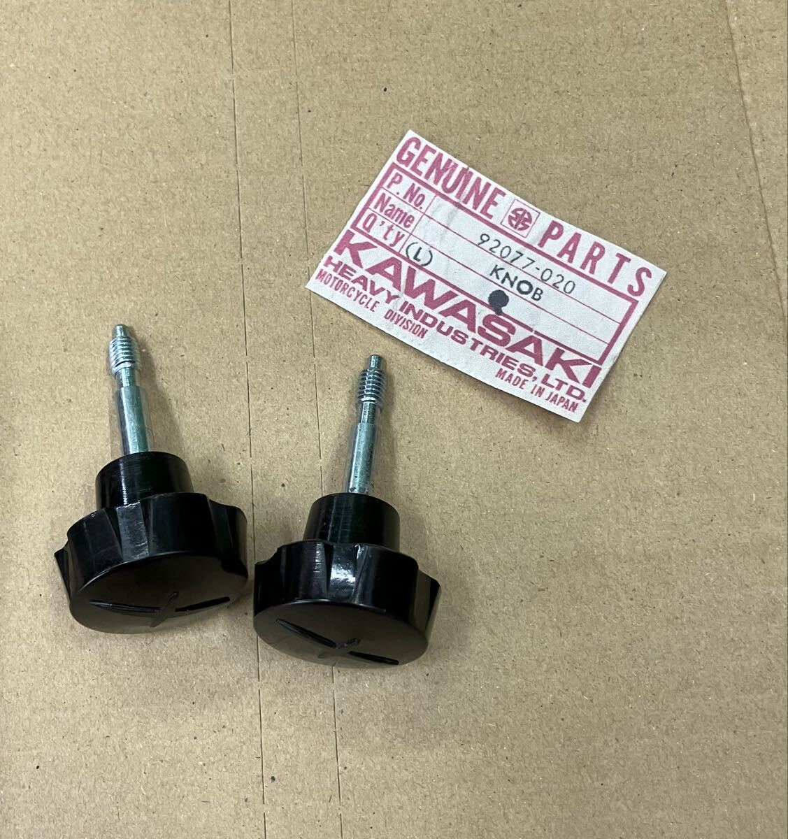 送料無料 ラスト1 NOS カワサキ 純正 当時物 新品 250SS 350SS セット サイドカバー ノブ 500SS 400SS KH400 KH250 750SS カウル ボルト