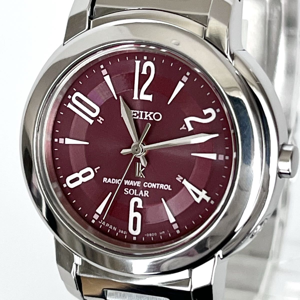 【稼働】磨き済み セイコー SEIKO ルキア LUKIA レディース 腕時計 電波ソーラー 美品 ワインレッド文字盤 s2361