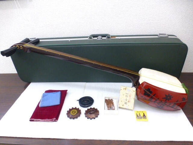 【42684】☆ 和楽器 弦楽器 三味線 ハードケース付き 現状品 ☆