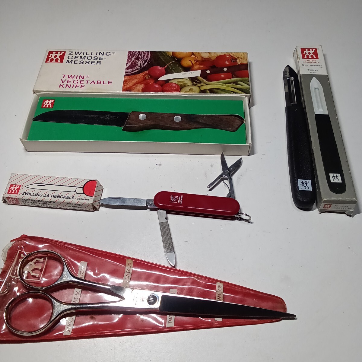 ヘンケルス　J.A.HENCKELS マルチツール ハサミ　果物ナイフ　ピーラー　SOLINGEN シザー　中古品　現状渡し　まとめて４点