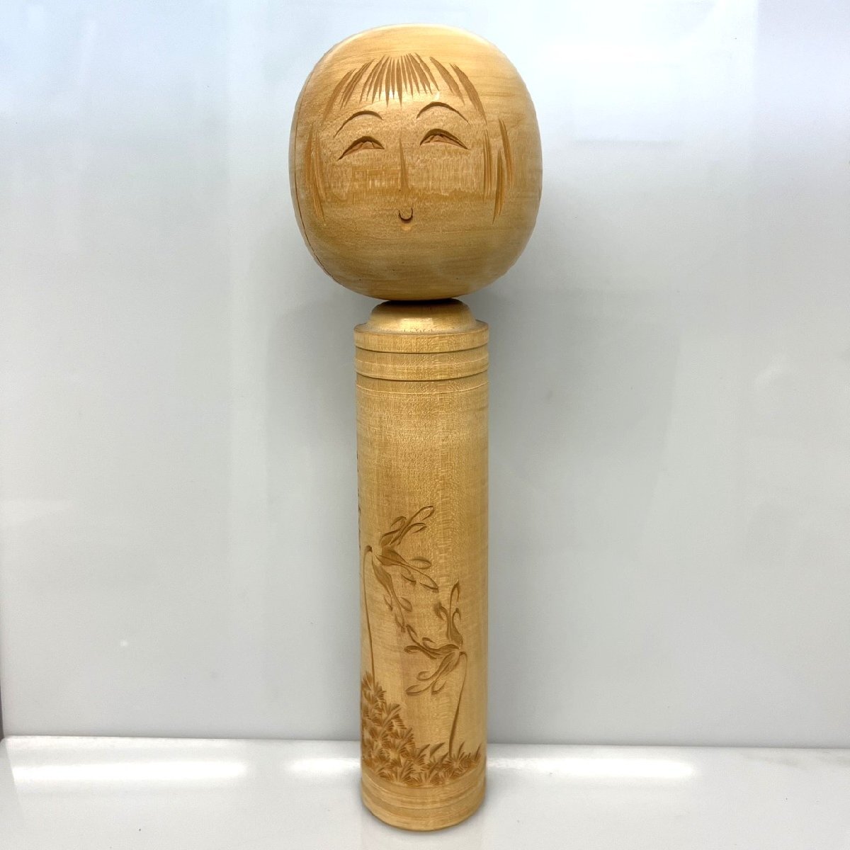 【86】 伝統 こけし 上山 鏡源蔵刻 こま草 伝統工芸品 約30cm 亀裂あり コレクション コレクター必見 中古品