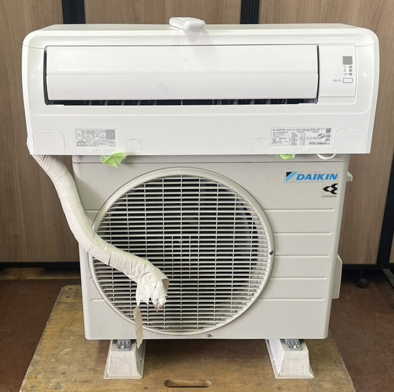 ④　ダイキン　冷暖房エアコン　2.2ｋ　リモコン付 冷暖房 6畳用　ＡＪＴ－22ＦＳーＷ　100Ｖ　引き取り：香春町
