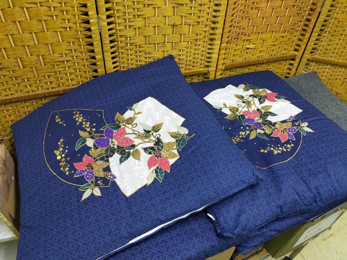 F01-20260518-57 座布団 4枚セット 54×54cm 和柄 紺 扇 花柄 和室 来客用 クッション