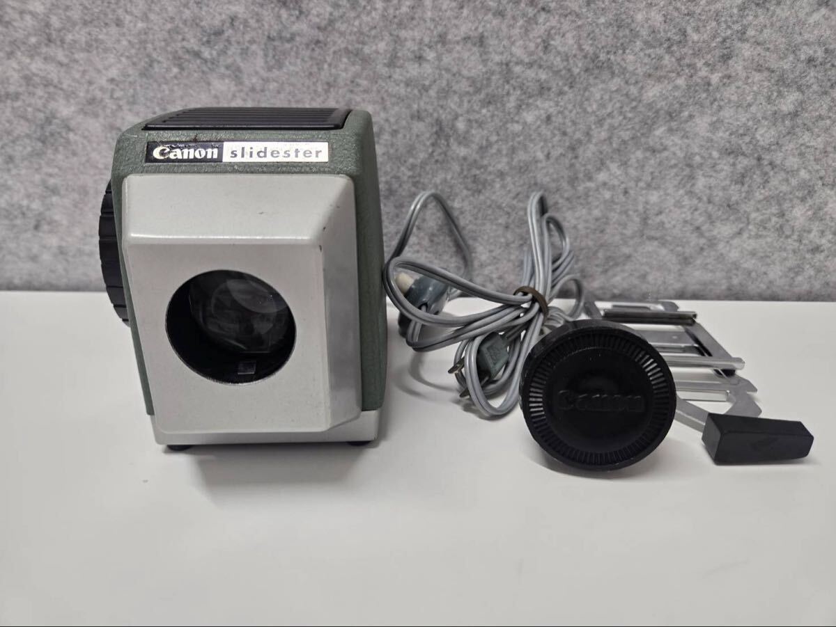 31.3) Canon キャノン slidester スライド映写機 昭和レトロ 通電確認済み 動作未確認 ジャンク 現状品
