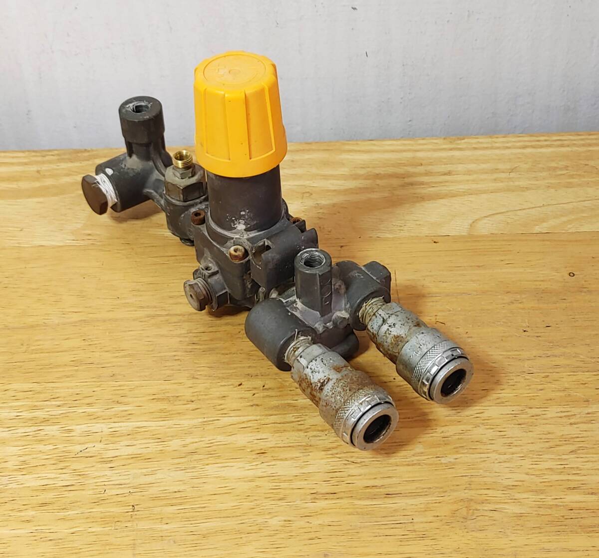 MAX エアーコンプレッサーAK-HL1210E用部品　マニホールド②　
