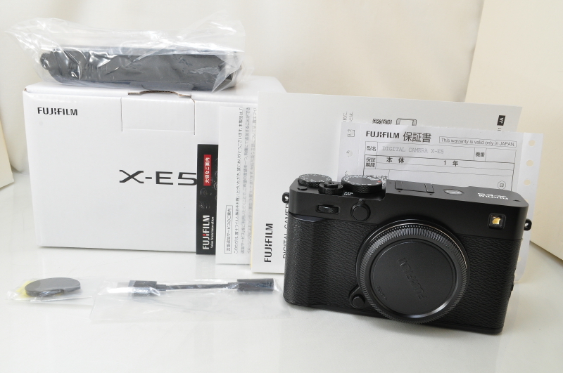 ★★新品同様 FUJIFILM X-E5 ボディ ブラック w/Box♪♪#6557