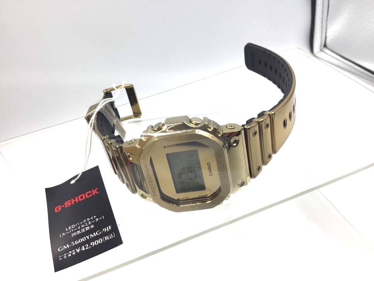 ★☆【未使用品】CASIO　カシオ　Gショック　GM-5600YMG-9JF　ゴールドカラー　ケース付き