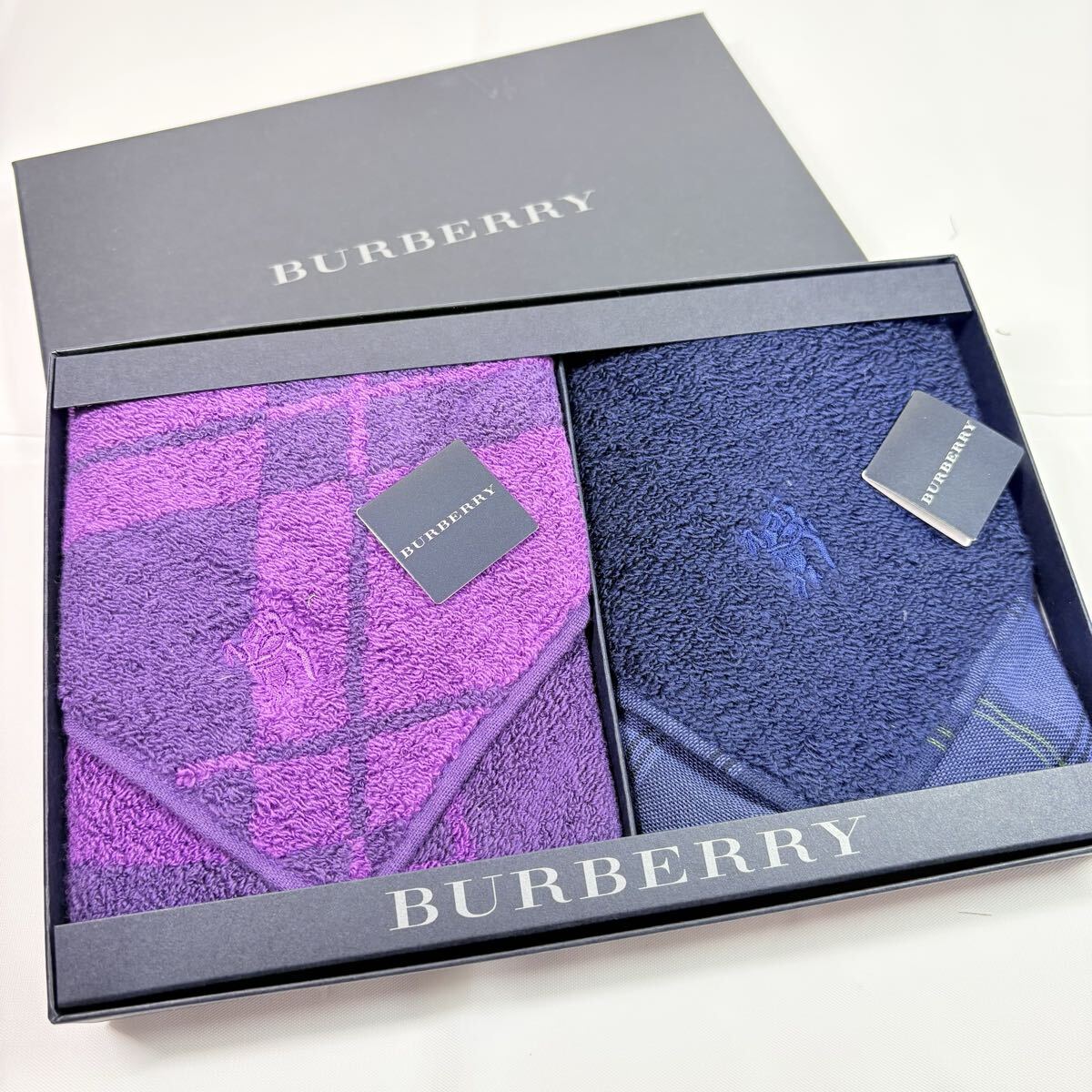 新品　BURBERRY バーバリー　ホースロゴ　ハンカチタオル２枚　ギフト　綿　ガーゼ仕様　箱付き