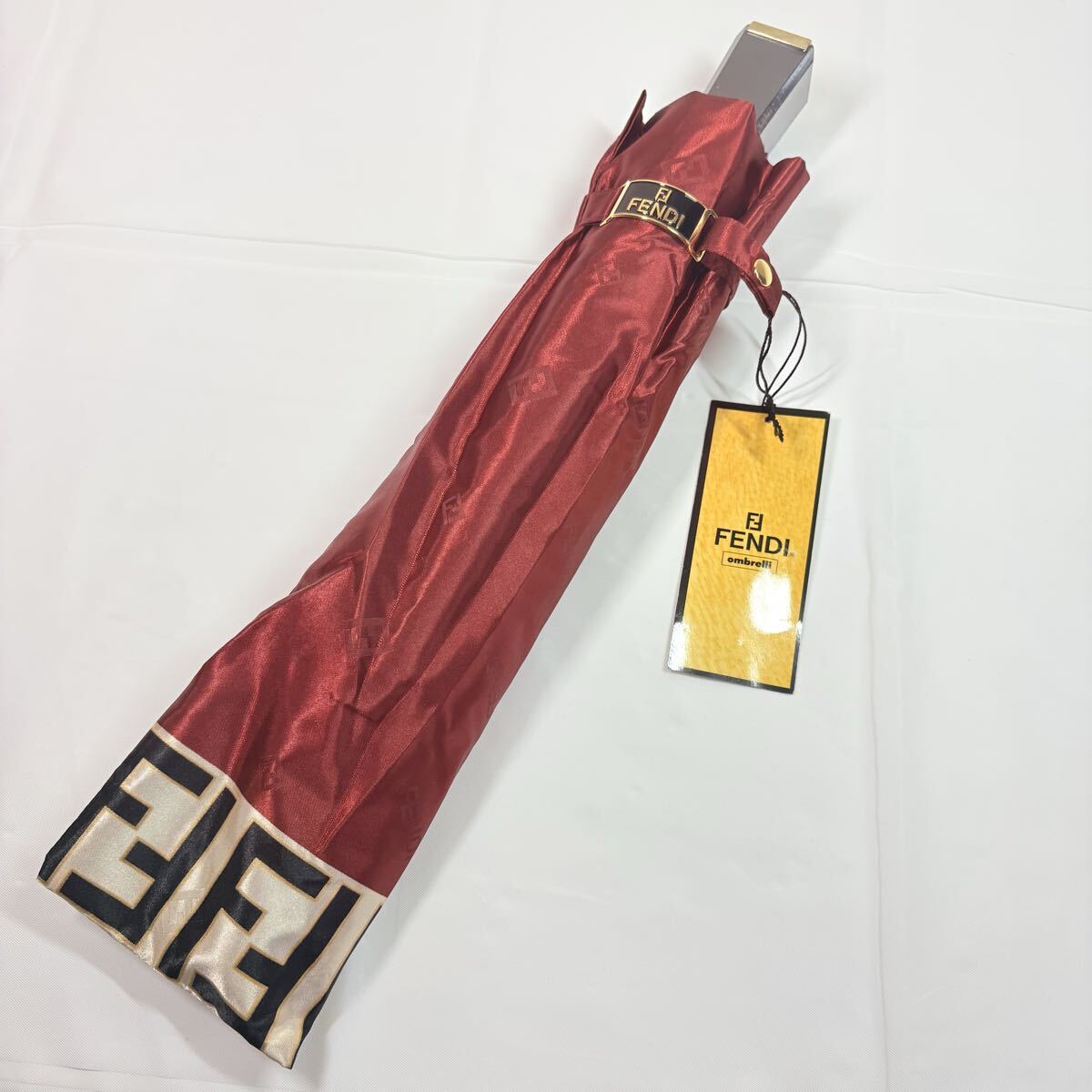 新品　タグ付き　FENDI フェンディ　ズッカ柄　FF柄　文字ロゴ　晴雨兼用折りたたみ傘　ボルドー　レッド　希少　レア　収納時約38cm