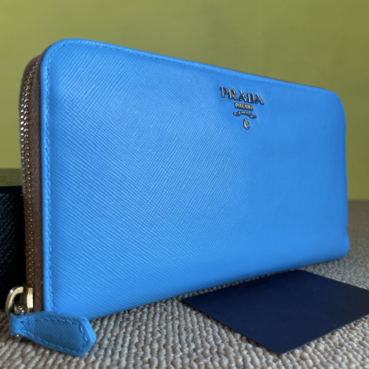 一円　美品 PRADA プラダ サフィアーノレザー ウォレット 長財布 ロングウォレット 財布 ラウンドファスナー ブルー　付属品有り