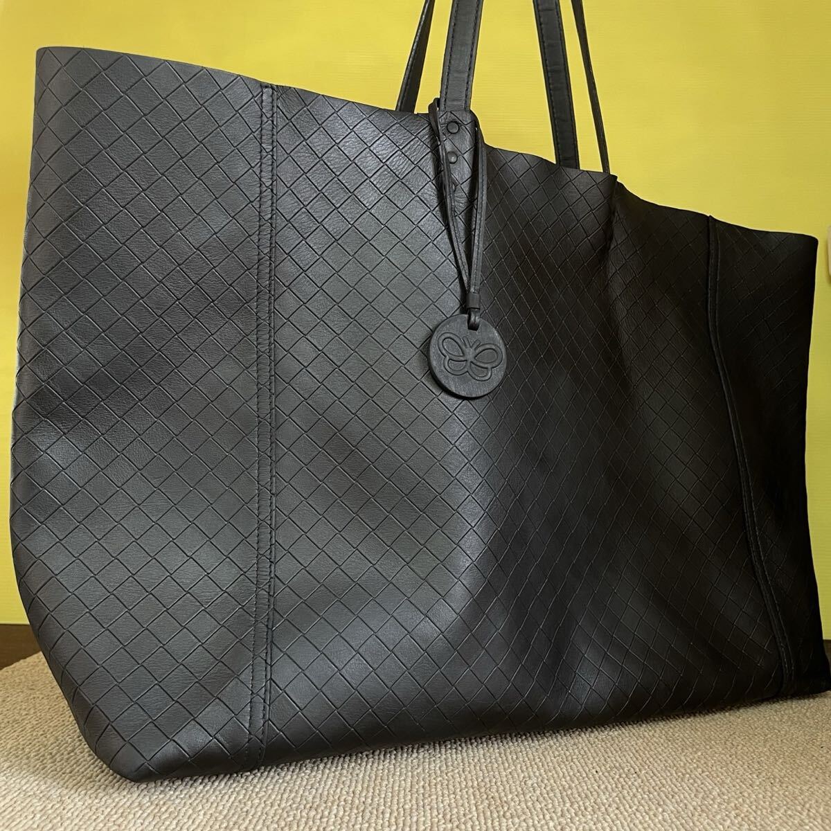 一円　極美品 BOTTEGA VENETA トートバッグ イントレチャート ボッテガヴェネタ レザー 黒 大容量 イントレッチオ ビジネスバッグ