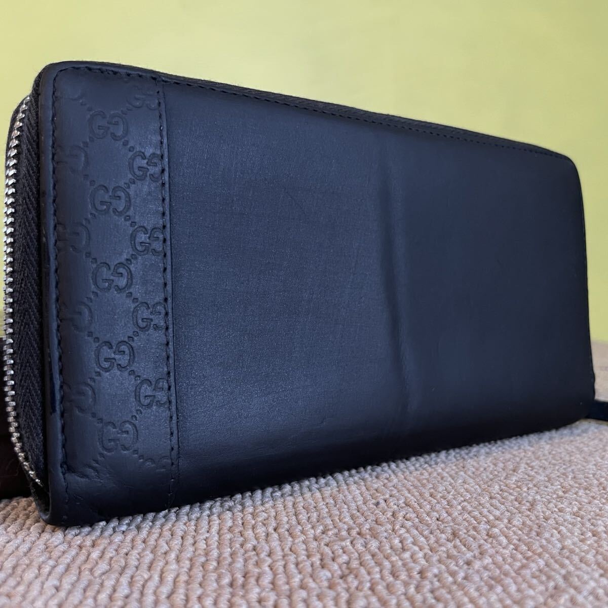 一円　美品 GUCCI グッチ 長財布 レザー ラウンドファスナー マーモント ブラック 黒 シマレザー　黒