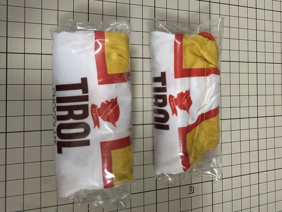 きんちゃくポーチ チロルチョコ 巾着袋 お菓子パッケージ チョコレートパッケージ　ハンカチ　ミニタオル付　２個セット