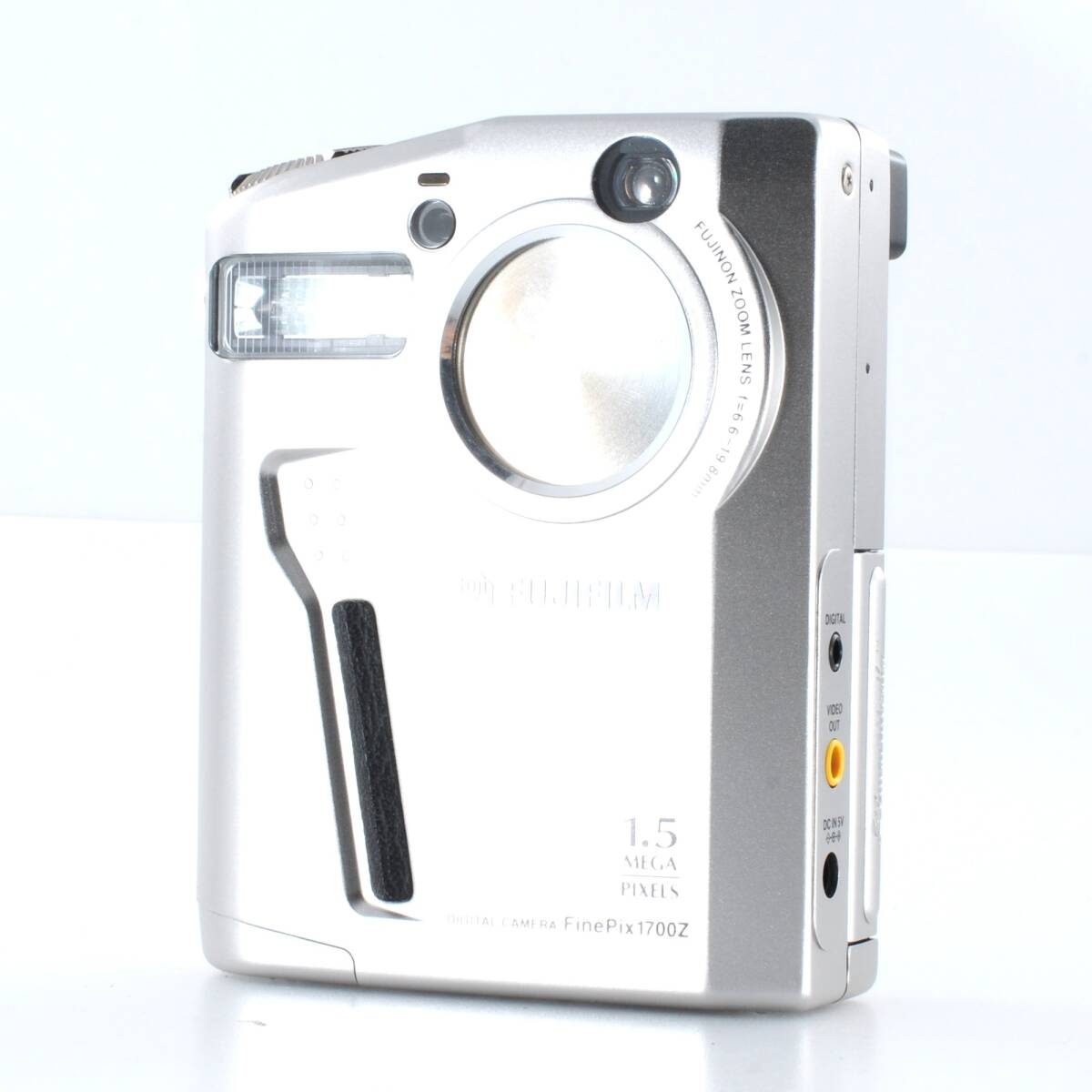 半額セール（2,999円⇒1,499円）【フジフィルム】FUJIFILM FinePix 1700Z + バッテリー #T250