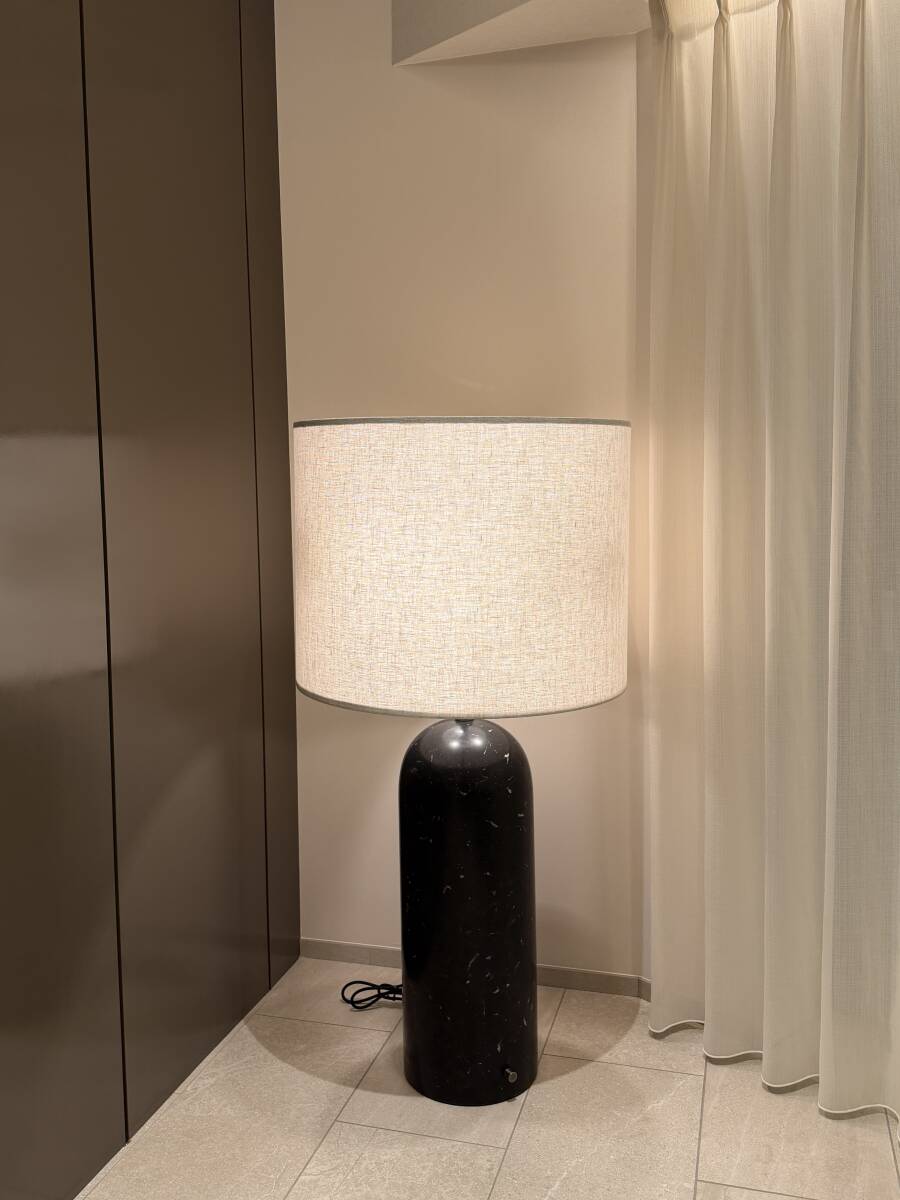 ＊U-515＊フロアランプ/GUBI/デンマーク/北欧デザイン/照明器具/大理石/美品/参考価格894,300/展示品＊
