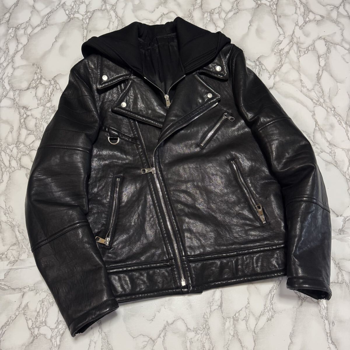 逸品【Neil Barrett ニールバレット】仔羊革/ラム レザー/ライダースジャケット レザージャケット/ダブルライダース/レイヤード パーカー