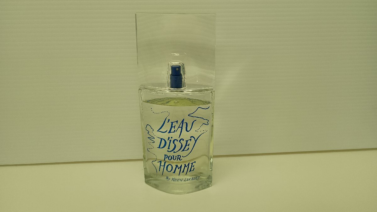 ほぼ未使用 ISSEY MIYAKE 香水 125ml ロードゥ イッセイ プール オム イラストレーション バイ ケヴィン リュックベール イッセイミヤケ