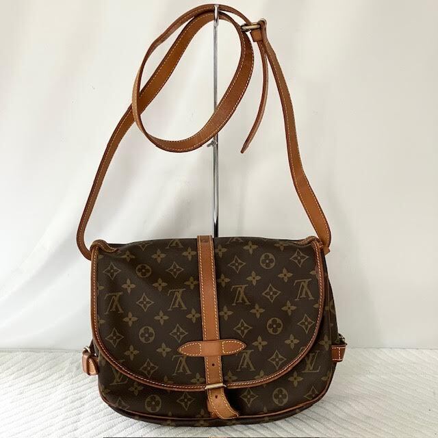 A22　LOUIS VUITTON　ルイヴィトン　ソミュール30　ショルダーバッグ　AR0995