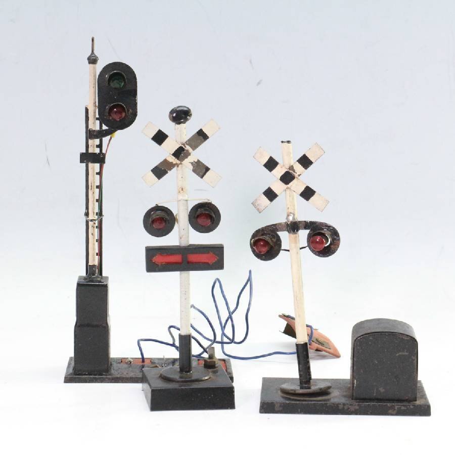 鉄道模型 Oゲージ用 踏切警報機 信号機 ヴィンテージ ジャンク品 メーカー不明◆426f03