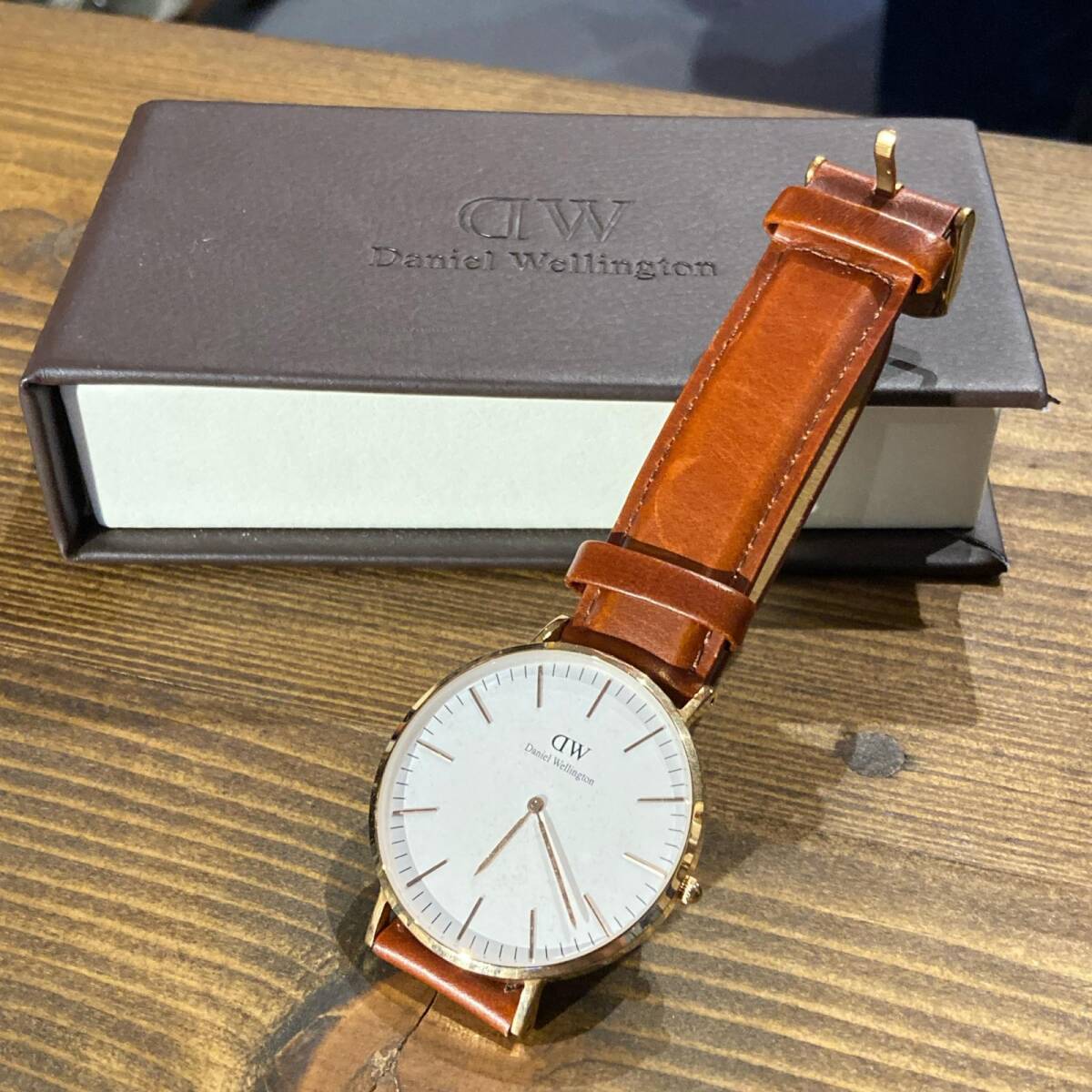 Daniel Wellington Classic 40mm 腕時計 箱付 電池交換済み 稼働品 中古 現状品 / ダニエルウェリントン アナログ 2針 クォーツ クラシック