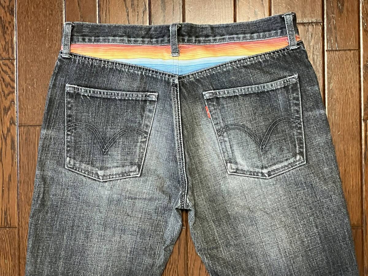 サンプル品 リーバイス Levi's ひげ落ち ブラック ジーンズ 縦落ち 黒 デニム パンツ カラフルボーダー タロンジッパー ハチノス ジーパン