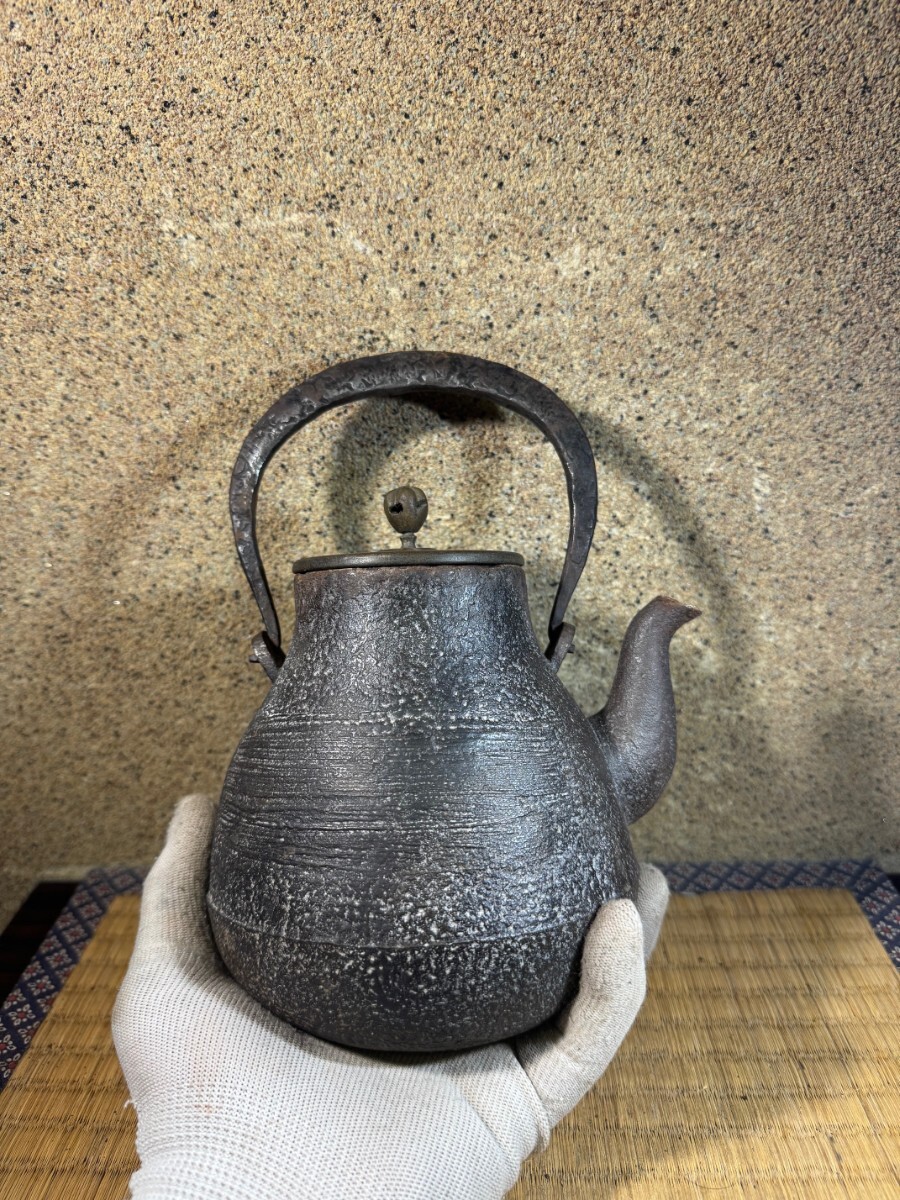 小振り 大西清右衛門　 鶴首　白肌　満水容量850cc 明治時代 鉄瓶 煎茶道具