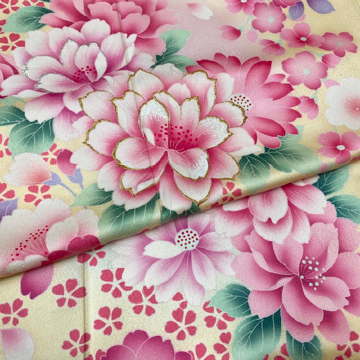 着物月花　刺繍　銀通し　可憐な花　振袖　正絹　銀糸　ガード加工　ki8609