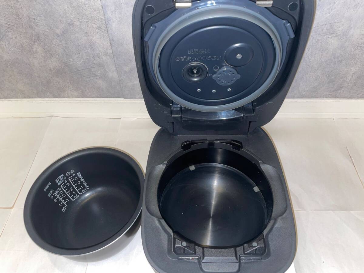 超美品 象印 炊飯器 4合 極め炊き NW-MA07 圧力IH 鉄器コート プラチナ厚釜 2021年製 高火力 ブラック 即発送 _204
