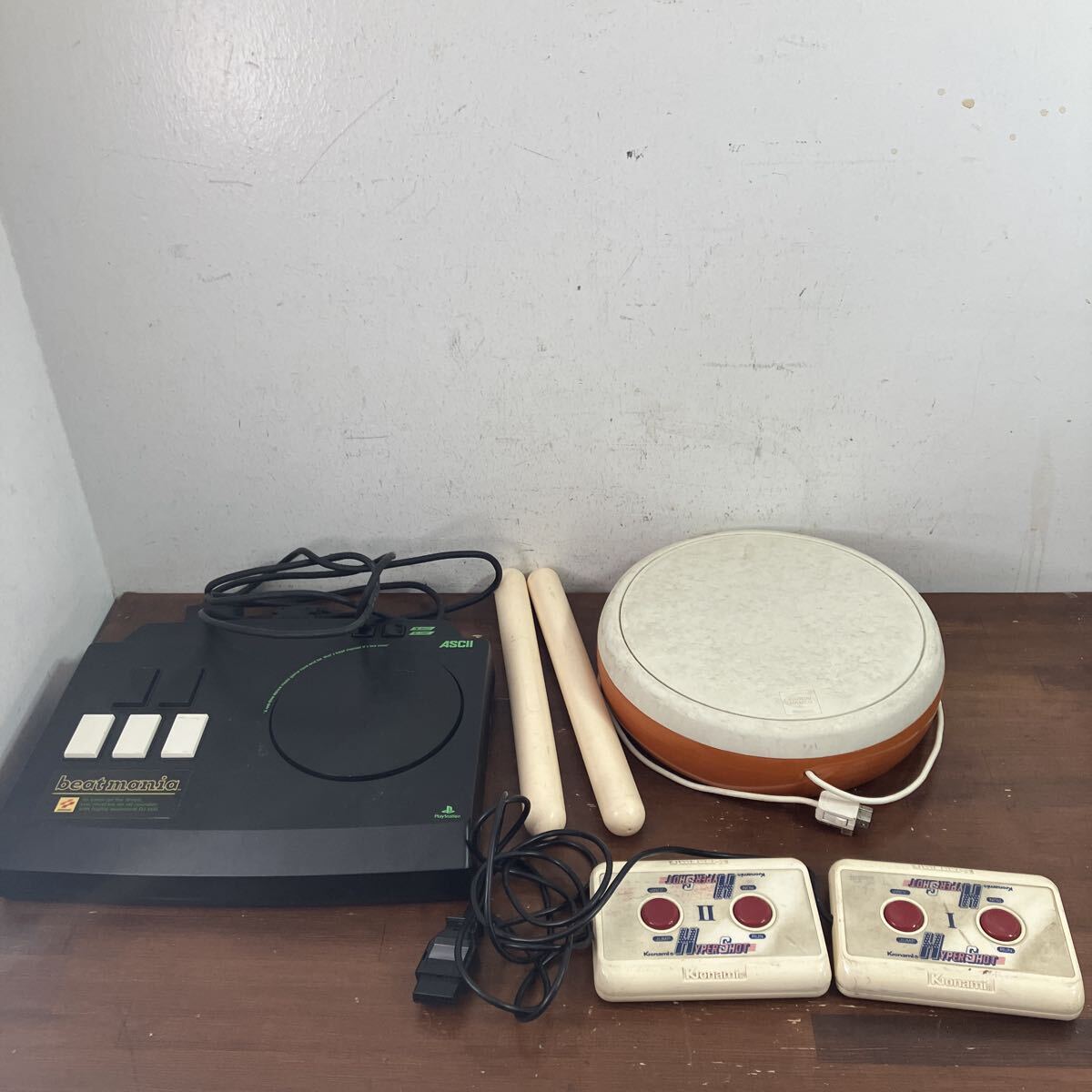 ゲーム　専用コントローラー　色々3点まとめて　　Wii NC-110★PS1 ASC-0515BM★ファミコン JE506