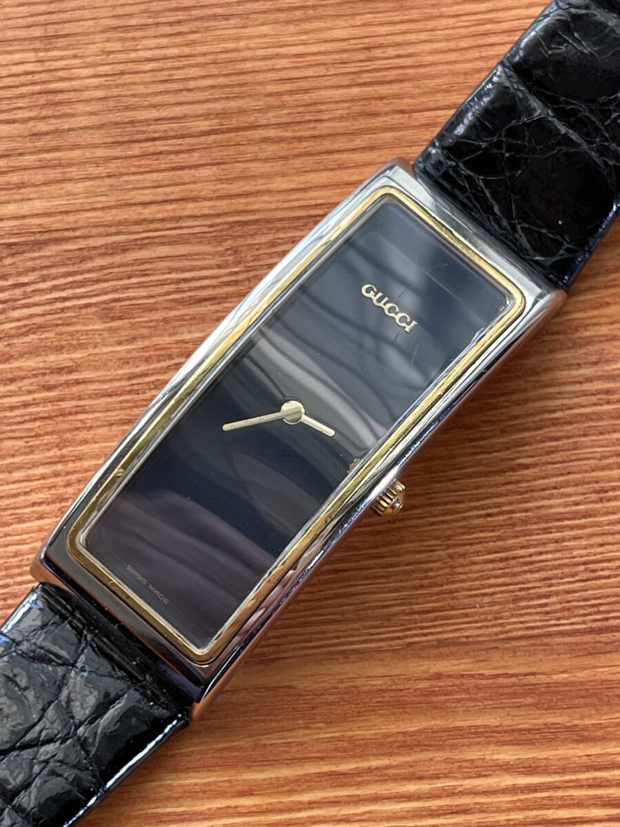 Gucci ヴィンテージ バングルウォッチ 20×49mm ブラック文字盤 クォーツ　男女兼用