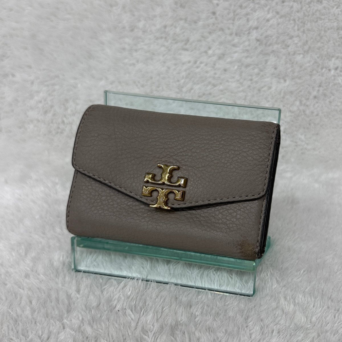 1円1スタ Tory Burch トリーバーチ キラ ミディアムフラップウォレット 財布 グレージュ 【参考価格￥38500-】