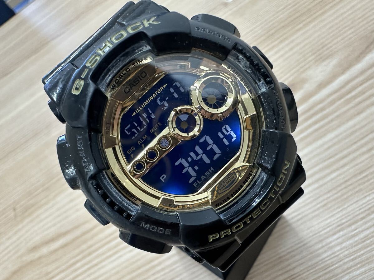 【完動品】CASIO G-SHOCK GD-100GB ブラック×ゴールドシリーズ クォーツ 高輝度LEDバックライト 20気圧防水 ジーショック　【送料一律】T