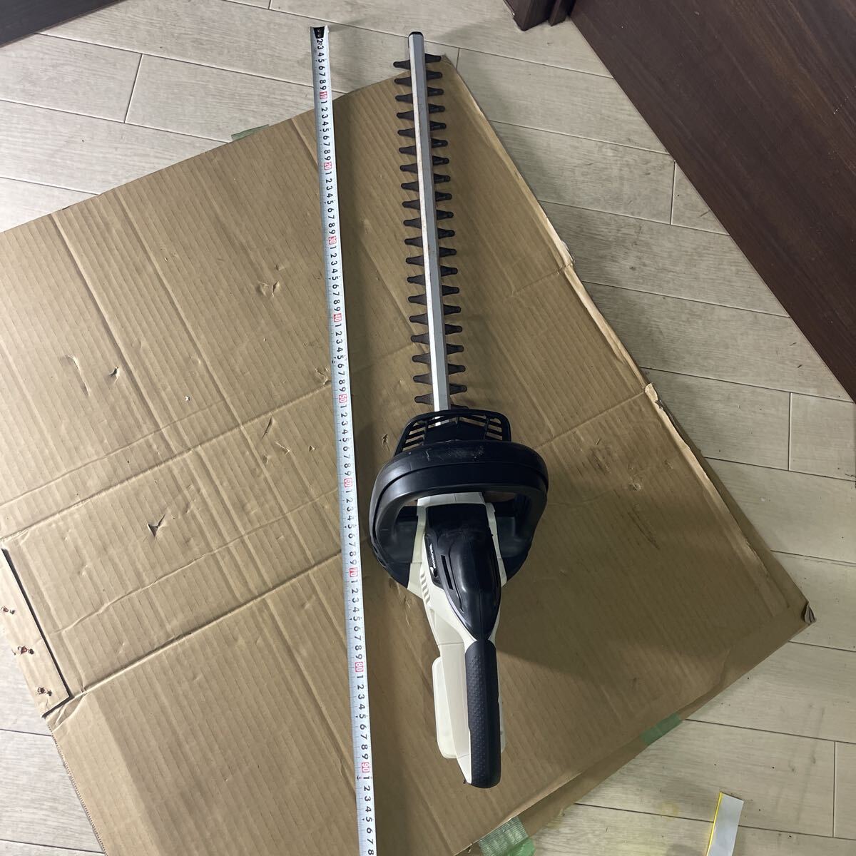 84L アイリスオーヤマ 充電式ヘッジトリマ JHT530 現状品