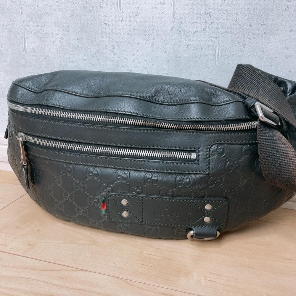 GUCCI グッチシマ 246409 ボディバッグ ショルダーバッグ クロスボディ レザー シェリーライン GG ブラック 黒 シルバー金具 メンズ