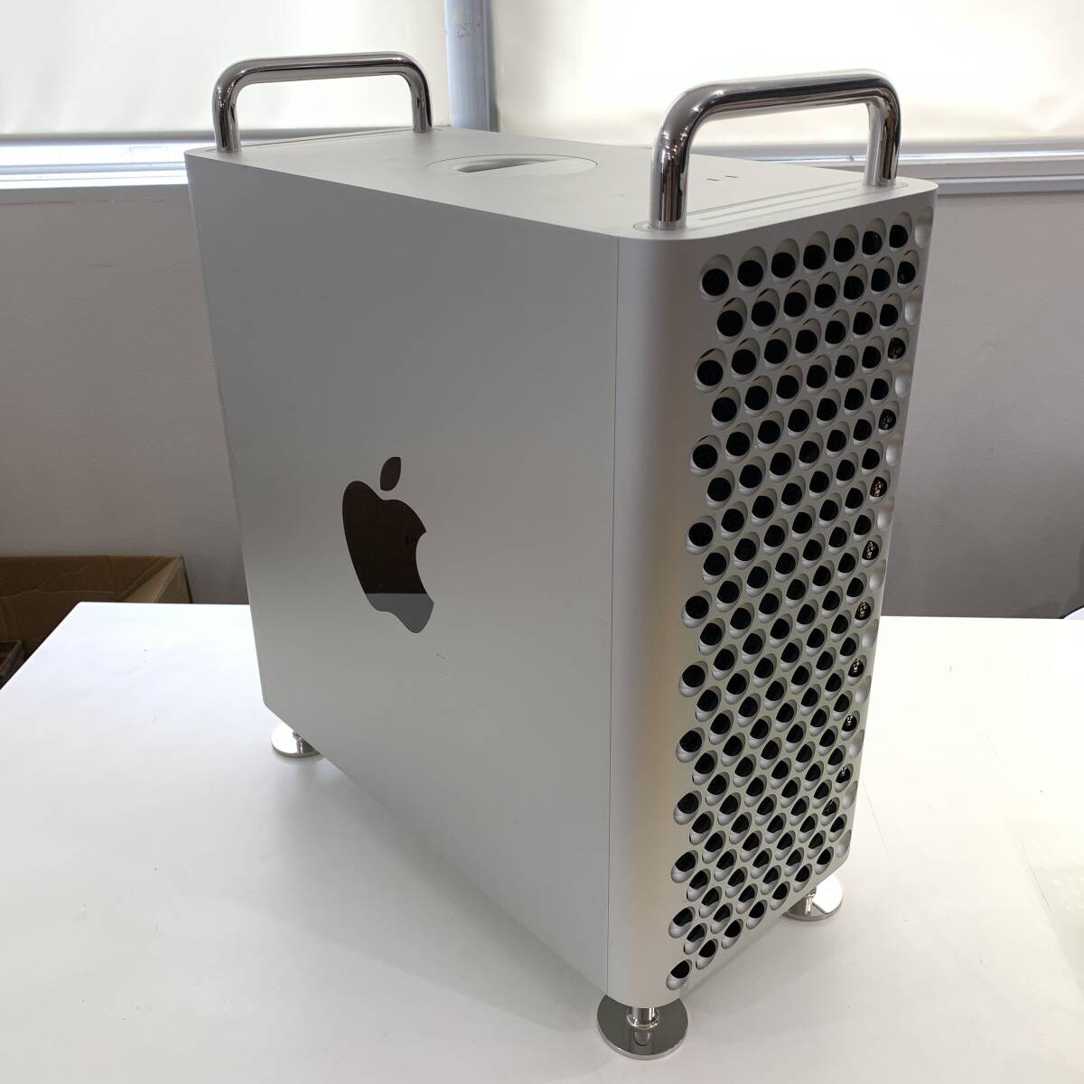 &2FM042【東京都調布市/直接引取限定】通電OK Apple Mac Pro A1991/2.5GHz 28コア Intel Xeon W/96GB 2933MHz DDR4/macOS Ventura
