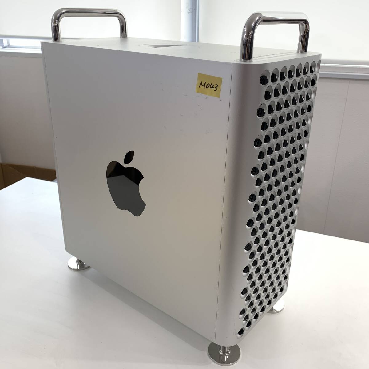 &2FM043【東京都調布市/直接引取限定】通電OK Apple Mac Pro A1991/2.5GHz 28コアIntel Xeon W/96GB 2933MHz DDR4/macOS Big Sur