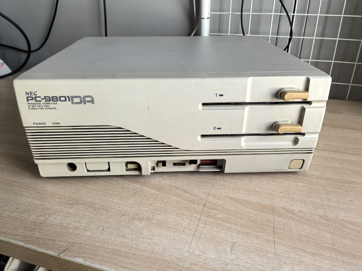 NEC 旧型PC PC-9801DA2　 レトロPC　通電OK　ジャンク　現状販売 PC98