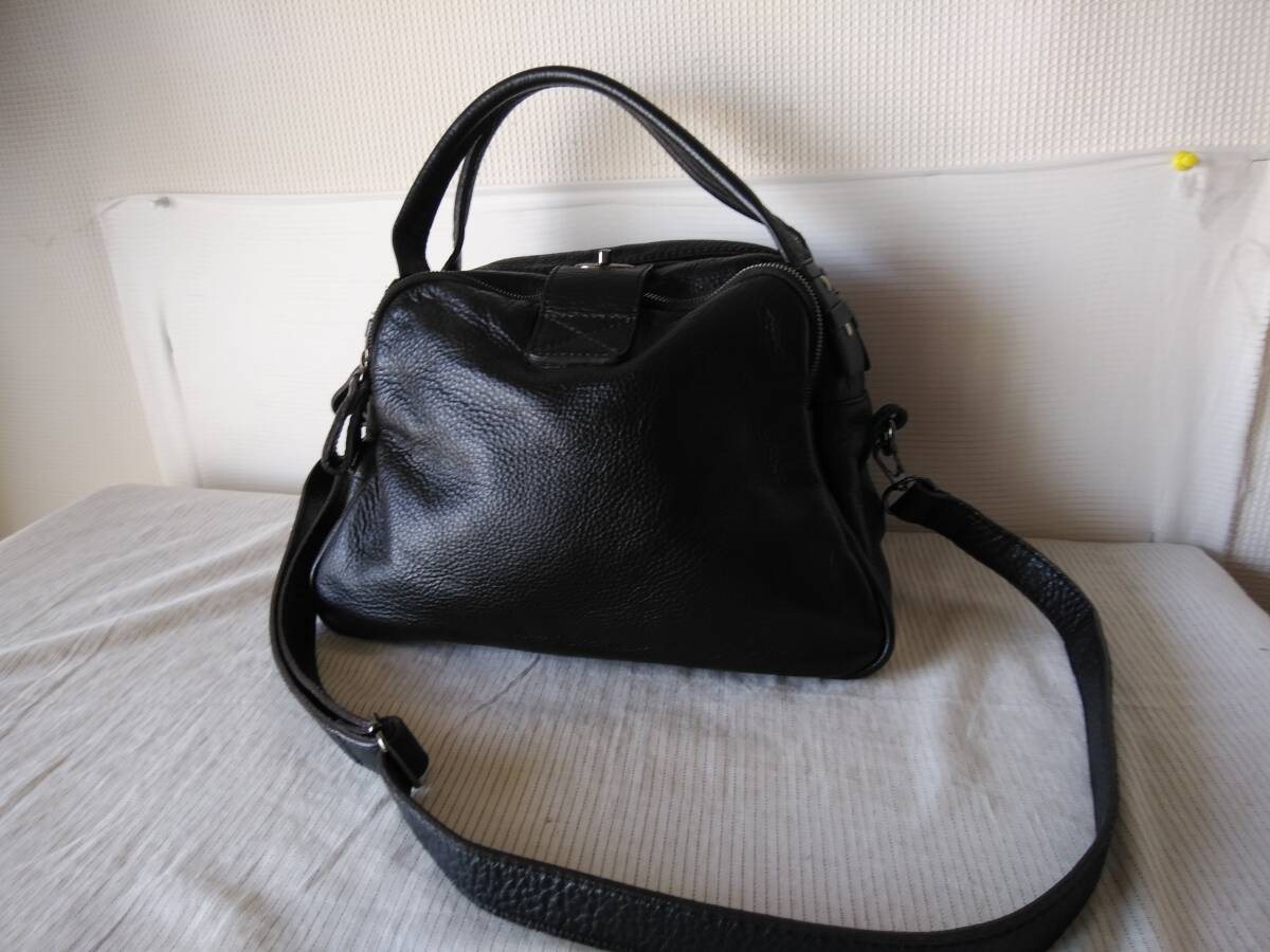 ★美品★6M4374A★ハンド＆ショルダーバッグ★ ブラック　牛革　非常に綺麗です　メンズ＆レディース