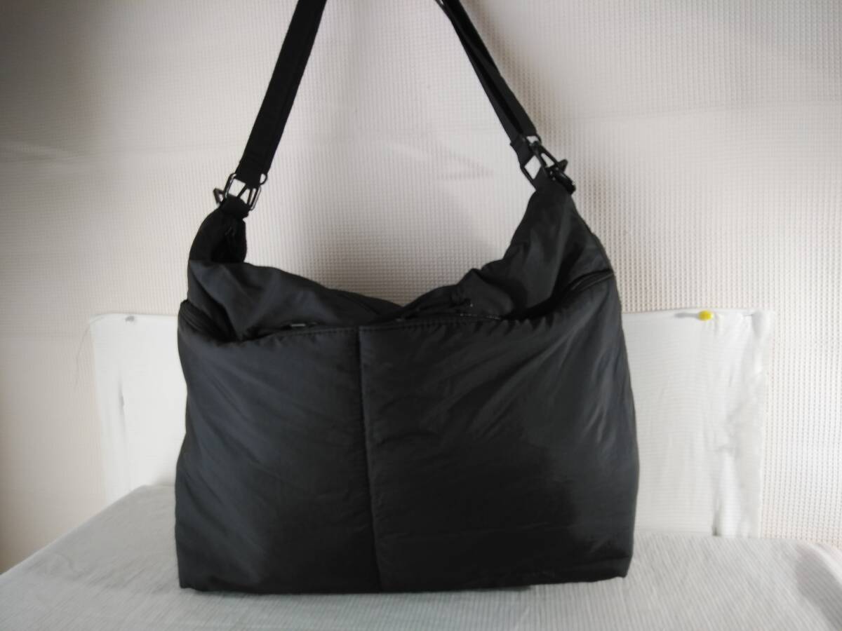 ★美品★K★ショルダ－バッグ★ ブラック　 niko and ... (ニコアンド)ポリエステル系　綺麗です　メンズ＆レディース