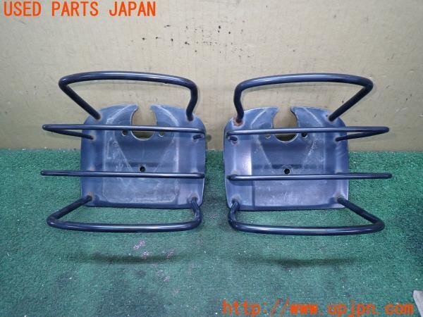 3UPJ=30020012]ジープ ラングラー スポーツ(TJ40S)社外 テールランプガード グリル 中古