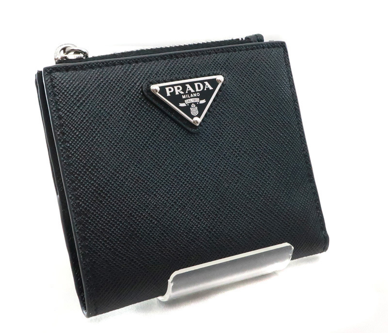 未使用 プラダ PRADA 現行モデル サフィアーノ トライアングル コンパクト財布 RFID 二つ折り財布 レザー 2ML049 /34767