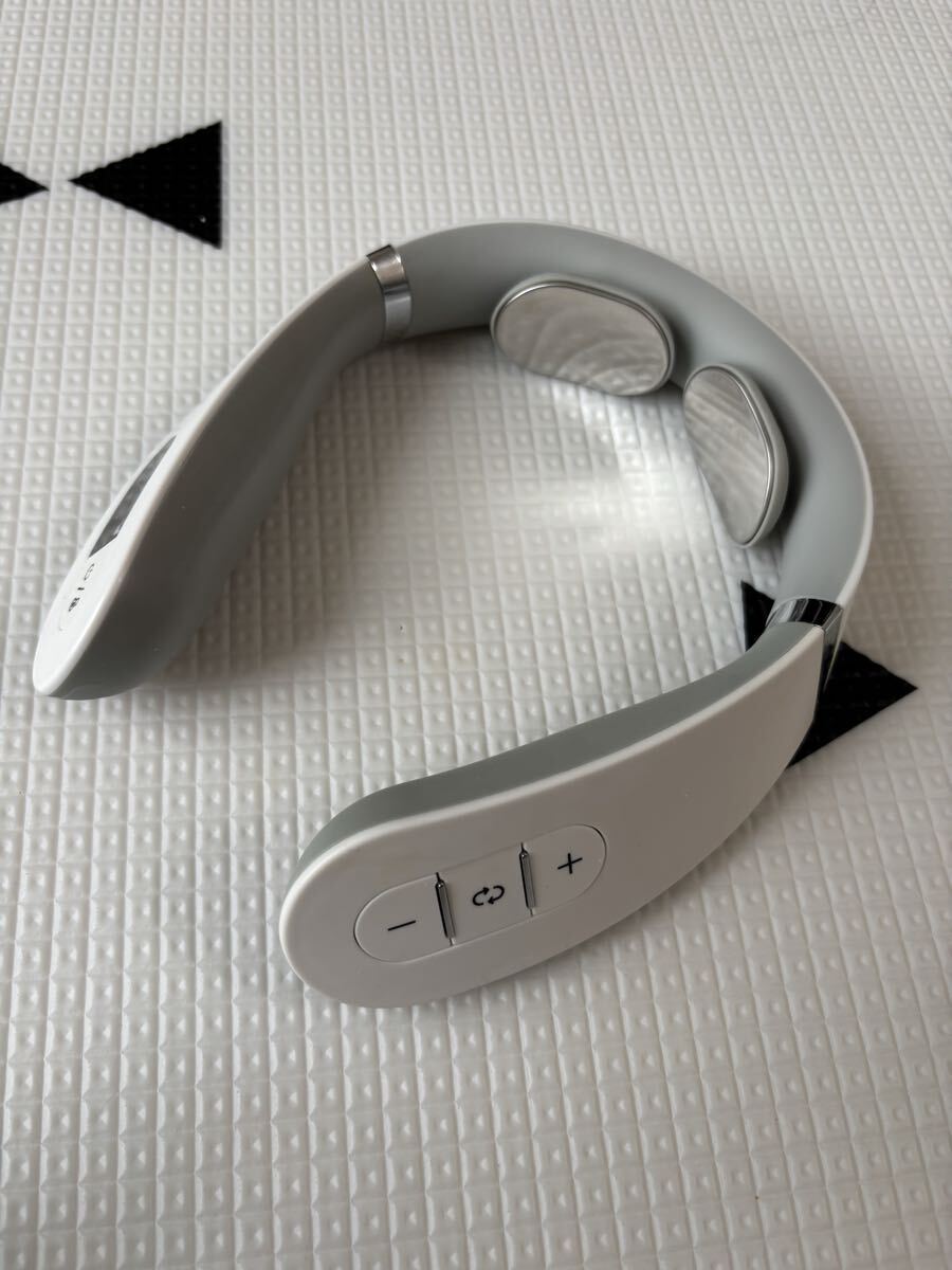 EMS ネックマッサージャー 首元ケア 温感 充電式 MYTREX USB充電式　MT-P-EHN19W