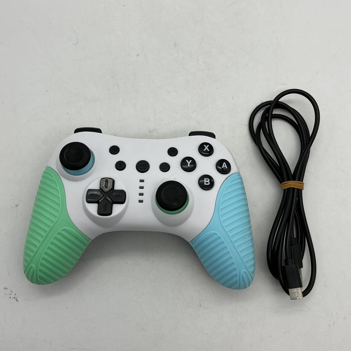 #6005 ゲームコントローラー HS-SW510 詳細不明 Switch Steam Android iOS 対応 通電/動作未確認 周辺機器 ゲーム機 パステルカラー