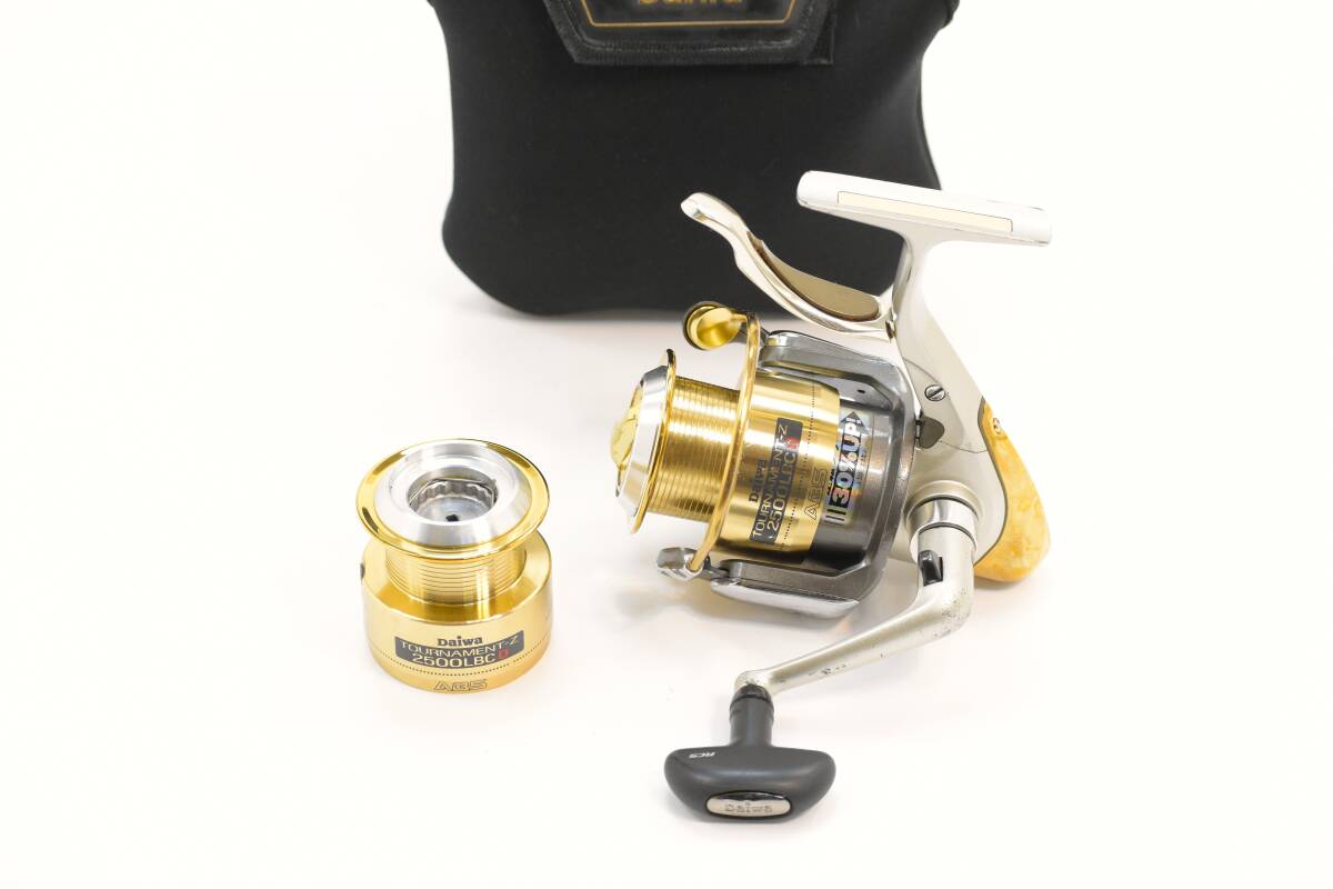 ★格安出品★　ダイワ　トーナメントZ2500LBCD　日本製　替えスプール・リール袋付　ドラグ付磯レバーブレーキリール