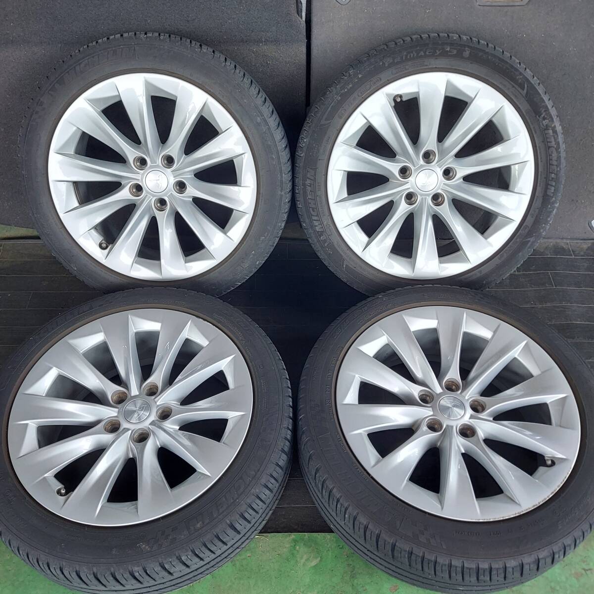 売り切り テスラ モデルS 純正 19インチ 19×8J +40 5穴 PCD120 タイヤ MICHELIN 245/45R19 2018-19年 5分山 1059337-00-B