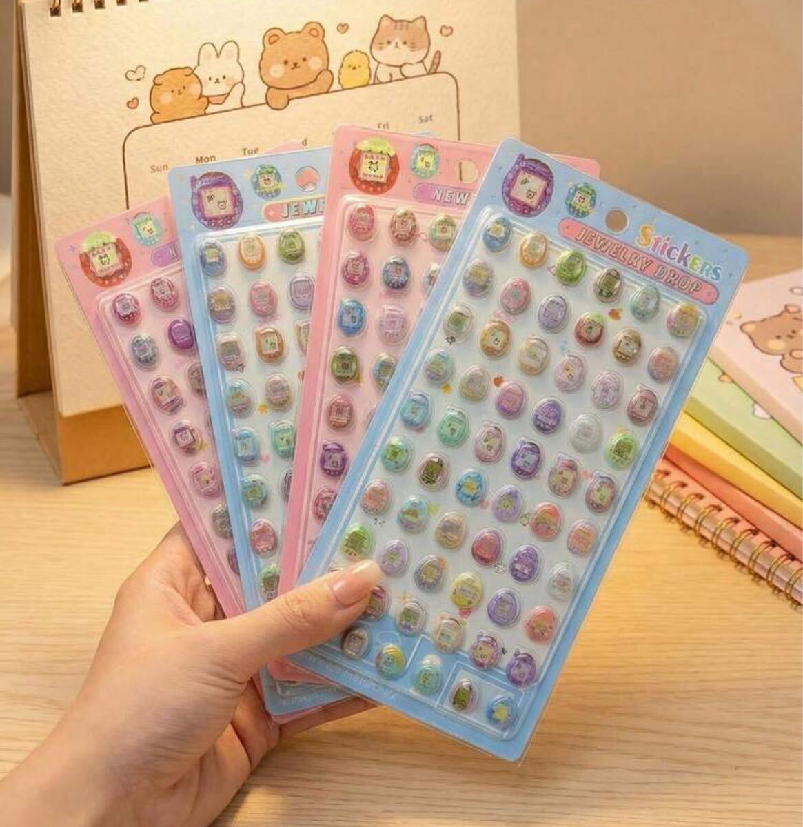 【新品】 【匿名発送】たまごっち　たまごっち型　立体シール　ぷっくりシール　4枚セット