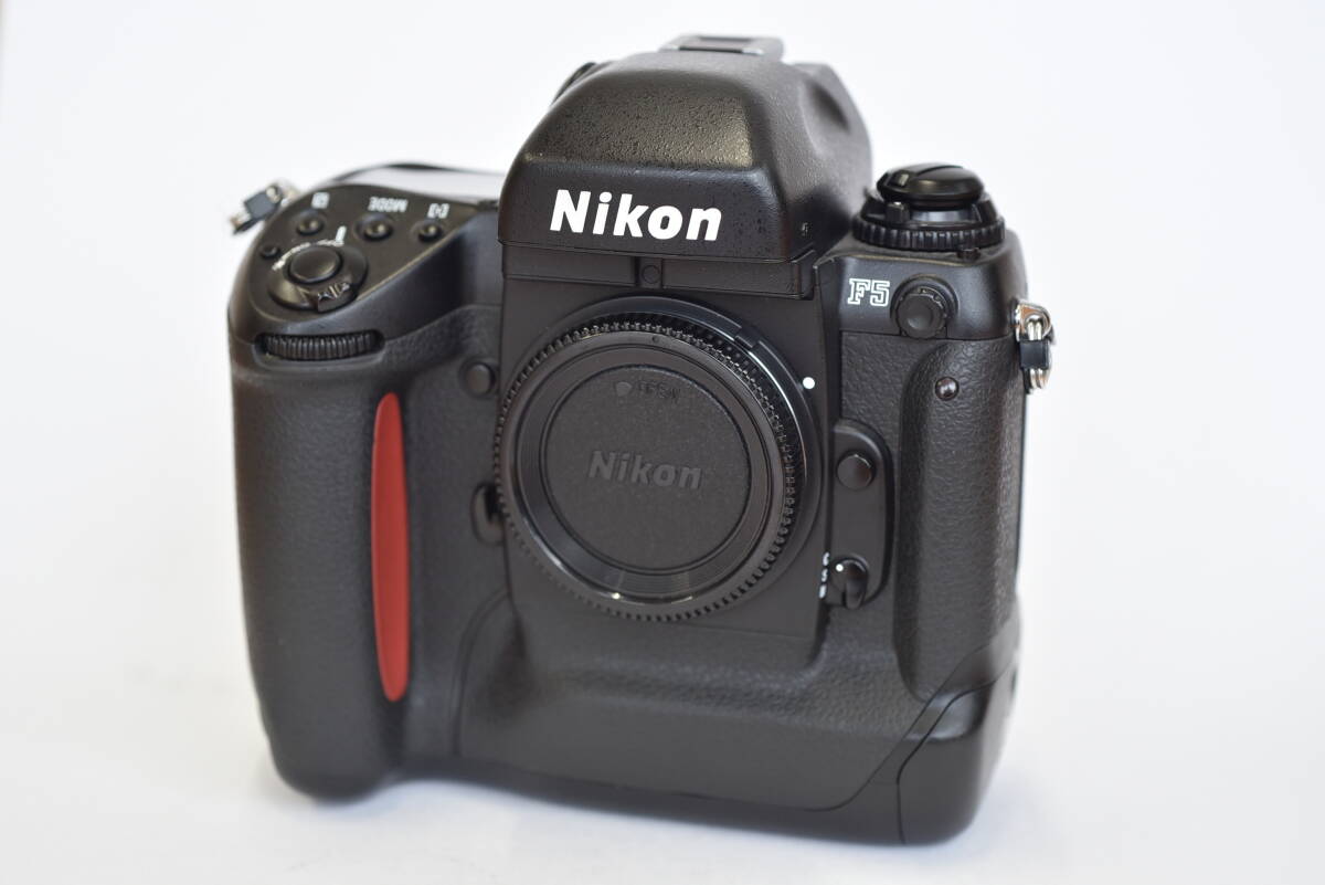 ニコン　F5　フラッグシップフィルムカメラ