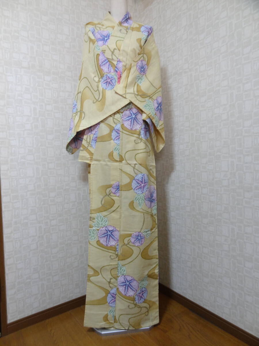 ☆ 未使用！レディース　女性用　婦人用　ゆかた　浴衣　夏用着物　薄茶系　花柄　可愛い　イベント　舞台　踊り　発表会　お祭り♪こ☆