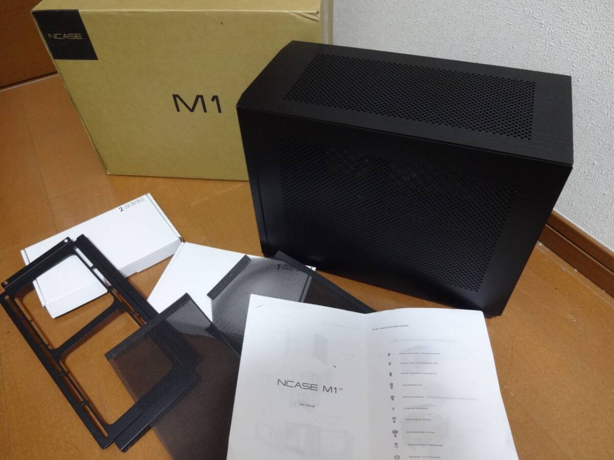新品同様 NCASE M1 V6.1 Mini-ITX エンスージアスト PCケース 説明書付き 付属品全てあり