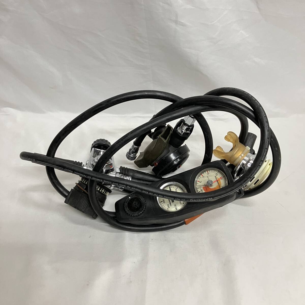 【R181】Scubapro ダイビング用 水深計 2ゲージコンソール 残圧 水深 深度 重器材 潜水 スキューバダイビング ダイビング 現状品